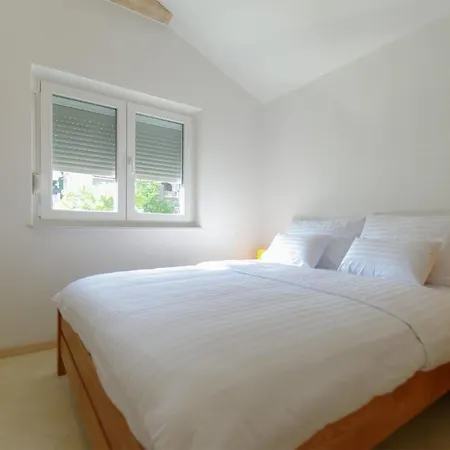 Apartmani Porat Sali Exterior photo